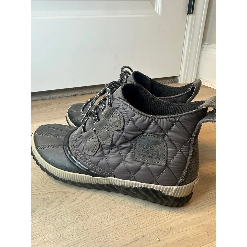 Sorel Out N About Plus Quilted Waterproof Duck Boots Grey Black Women 7.5